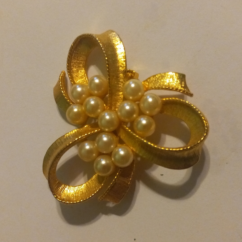 Vintage pin